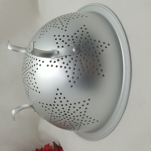 Vintage Seven Star Aluminum Colander - Picture 6 of 12